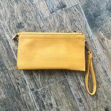 Load image into Gallery viewer, Pebble Wristlet / Crossbody