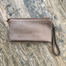 Load image into Gallery viewer, Pebble Wristlet / Crossbody
