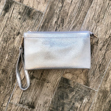 Load image into Gallery viewer, Pebble Wristlet / Crossbody