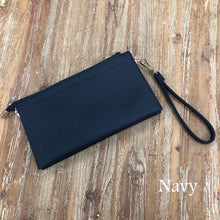 Load image into Gallery viewer, Pebble Wristlet / Crossbody