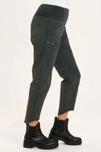 Load image into Gallery viewer, Acker Slim Pant - Ivy Green
