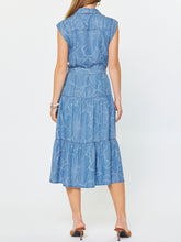 Load image into Gallery viewer, Floral Chambray Midi - Blue
