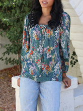 Load image into Gallery viewer, Lace Detail Blouse - Green
