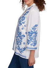 Load image into Gallery viewer, Floral Embroidered Button Down - White
