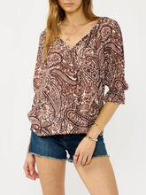 Load image into Gallery viewer, Paisley Blouse - Brown/Cream
