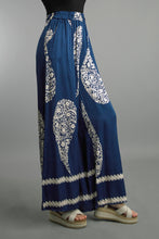 Load image into Gallery viewer, Print Palazzo Pants - Navy

