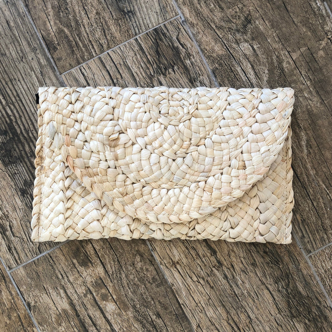 Chunky Straw Clutch - 9 Colors