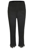 Load image into Gallery viewer, Fray Edge Capri - Black

