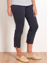 Load image into Gallery viewer, Trapeze Capri - Navy
