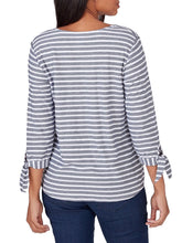 Load image into Gallery viewer, Textured Stripe Tee - Navy/White
