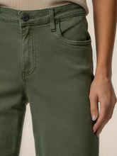Load image into Gallery viewer, Charlotte High Rise Jean - Seaweed
