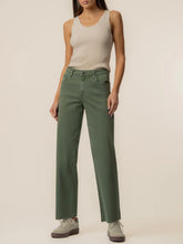 Load image into Gallery viewer, Charlotte High Rise Jean - Seaweed
