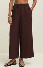 Load image into Gallery viewer, Scout Linen Pant - Chocolate
