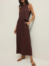 Load image into Gallery viewer, Sloan Linen Top - Chocolate
