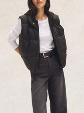 Load image into Gallery viewer, Essential Puffer Vest - Black
