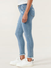 Load image into Gallery viewer, Absolution Ankle Jean with Fray Hem - Light Blue Vintage
