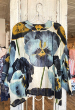 Load image into Gallery viewer, Pansy Flower Kimono - Blue
