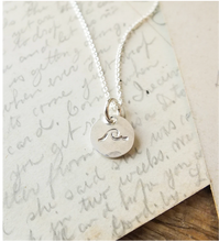 Load image into Gallery viewer, Round Wave Necklace
